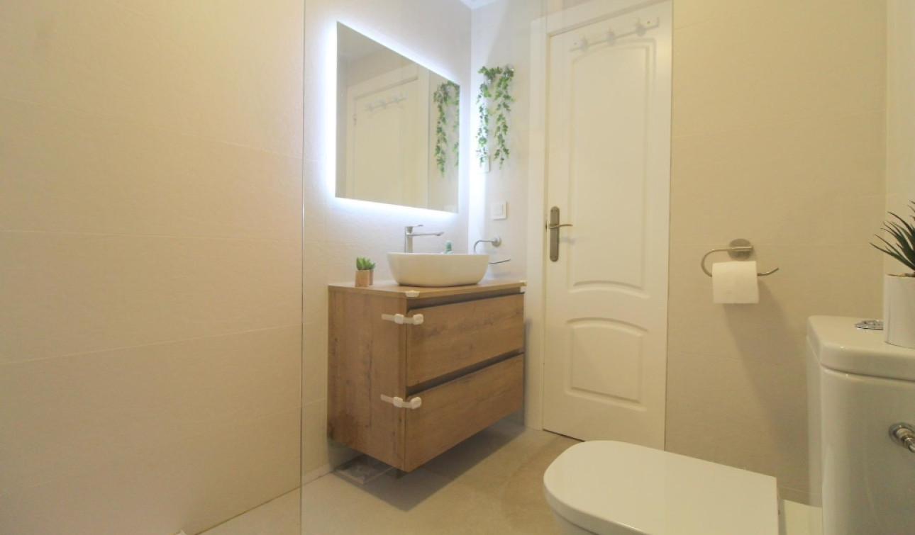 Reventa - Apartamento / Piso - Torrevieja - La Veleta