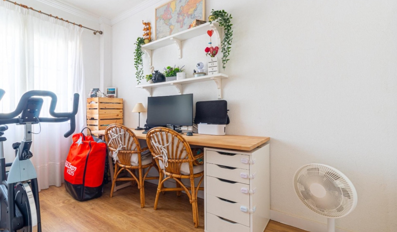 Reventa - Apartamento / Piso - Torrevieja - La Veleta