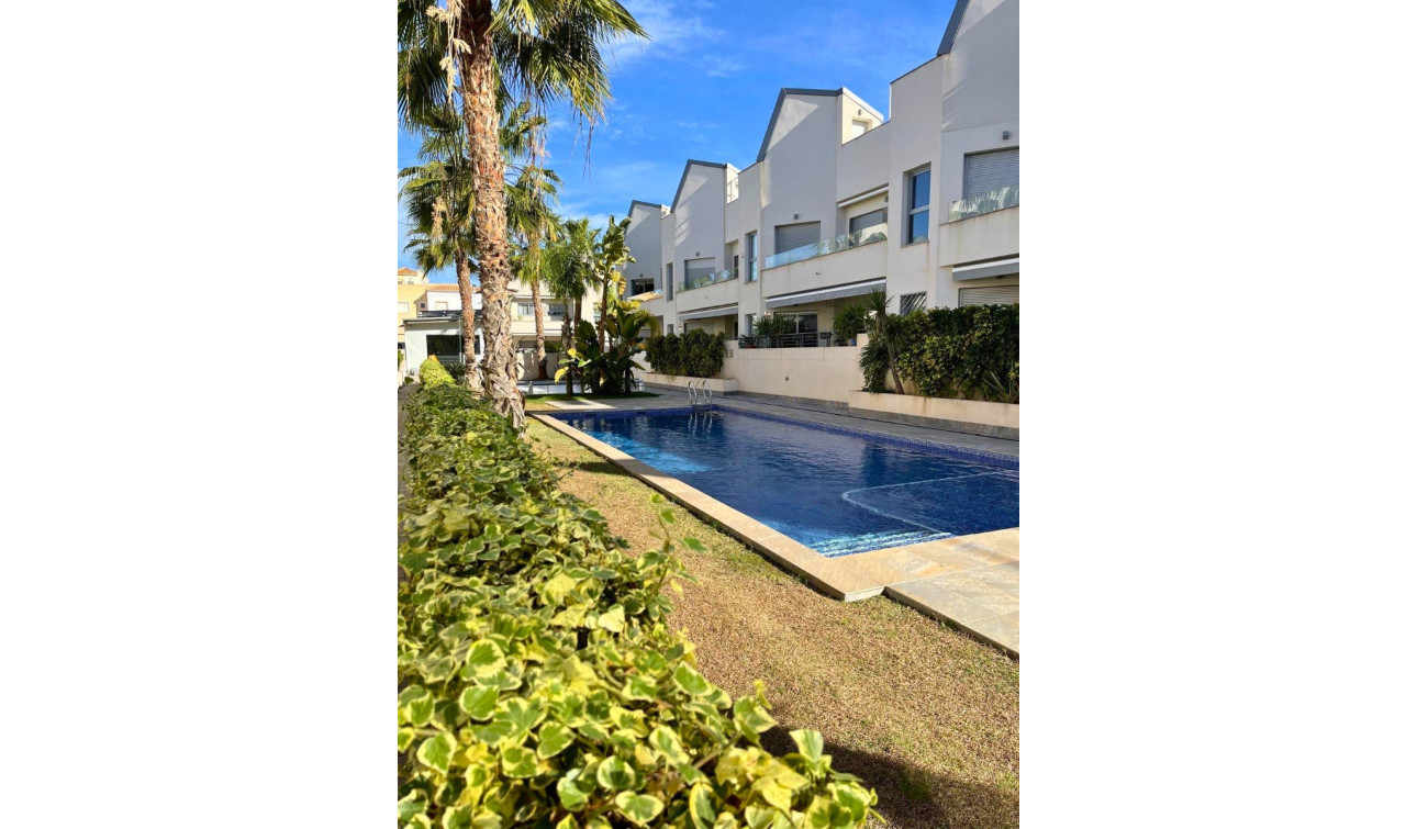 Reventa - Apartamento / Piso - Torrevieja - Los Naufragos