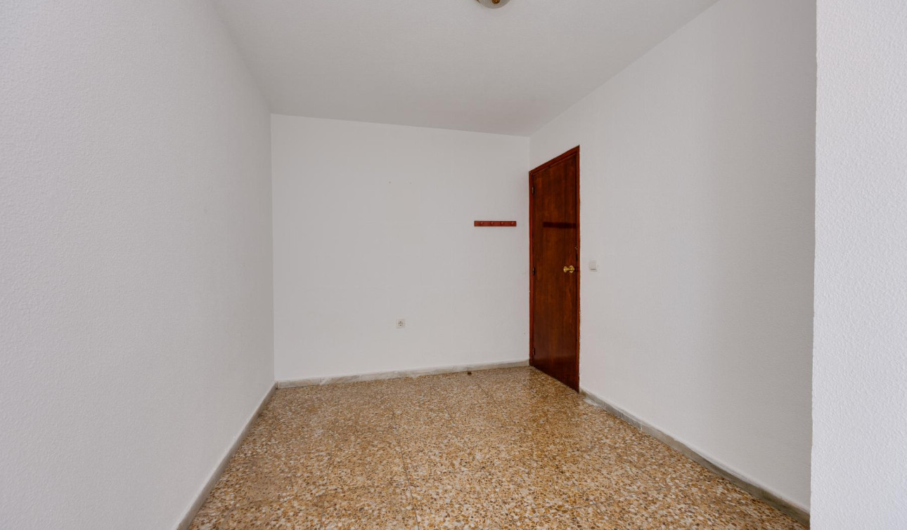 Reventa - Apartamento / Piso - Torrevieja - Playa del Acequión