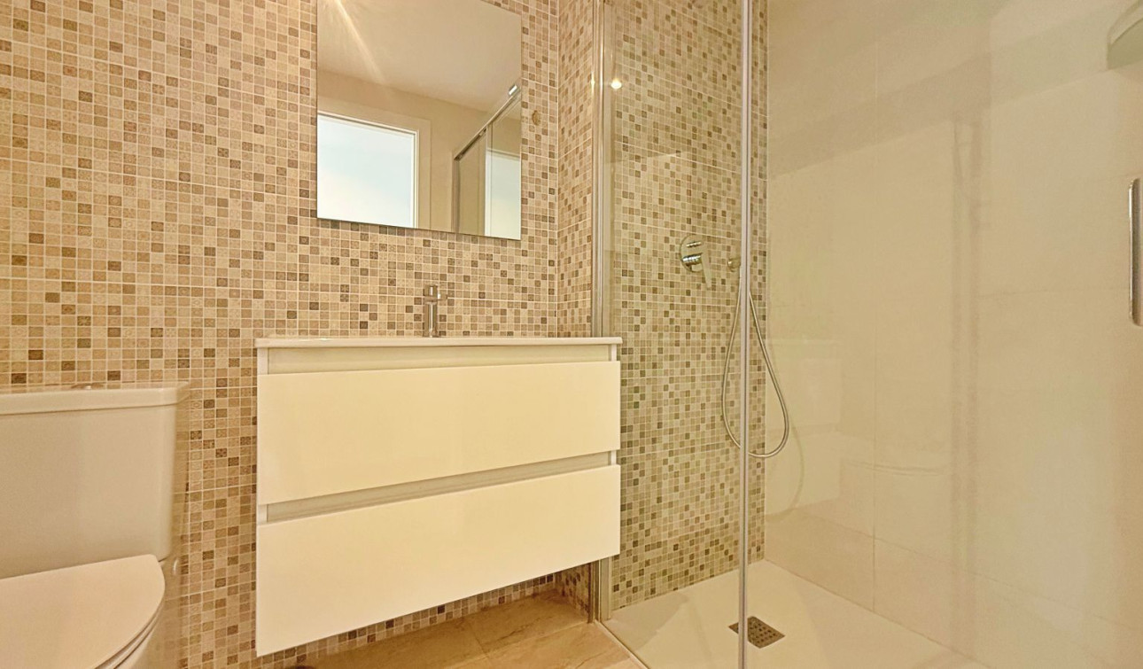 Reventa - Apartamento / Piso - Torrevieja - Punta Prima