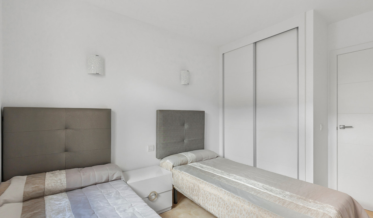 Reventa - Apartamento / Piso - Torrevieja - Punta Prima