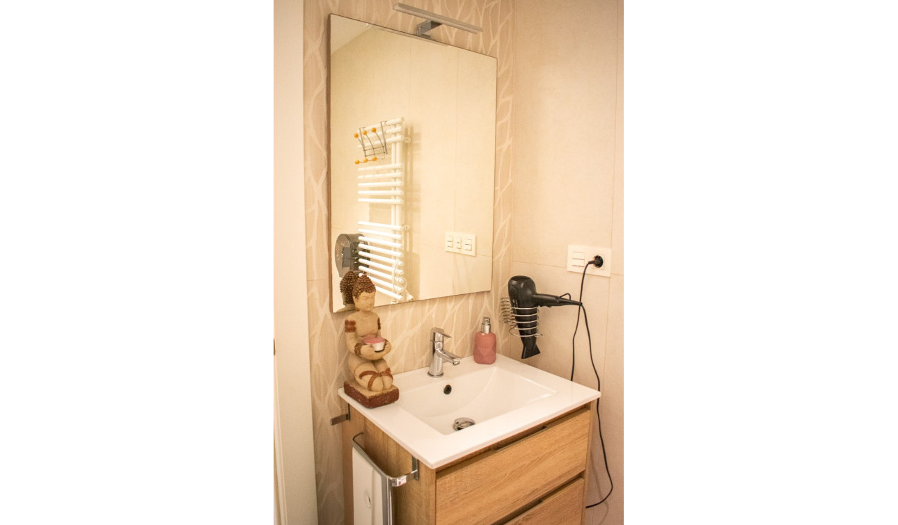 Reventa - Apartamento / Piso - Torrevieja - Torrevieja Centro