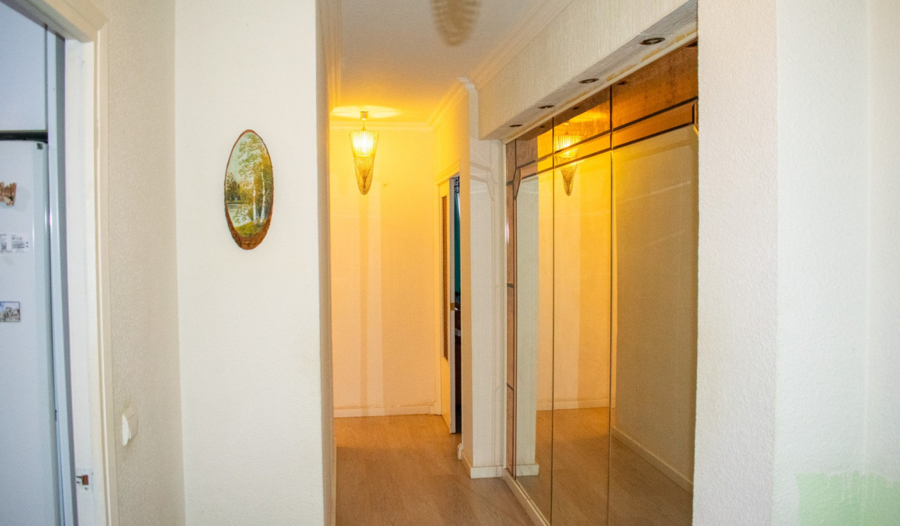 Reventa - Apartamento / Piso - Torrevieja - Torrevieja Centro