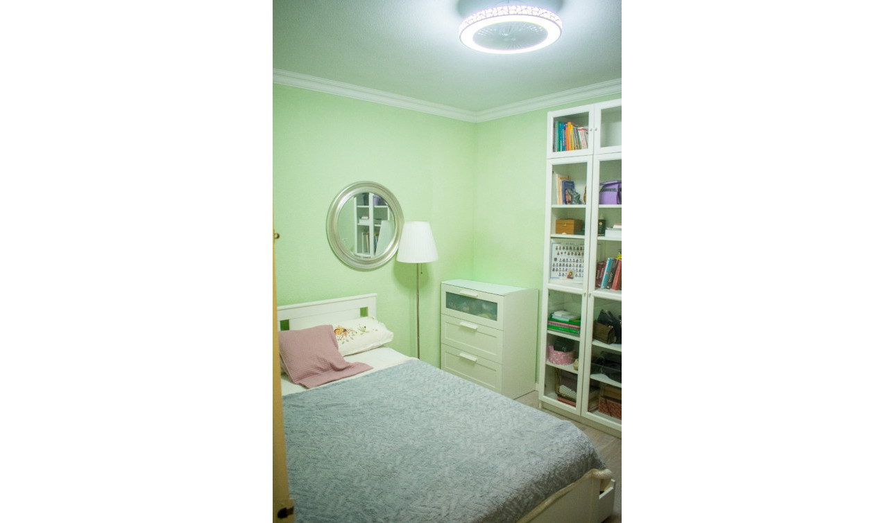 Reventa - Apartamento / Piso - Torrevieja - Torrevieja Centro