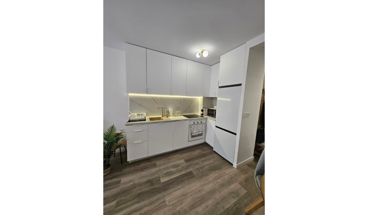 Reventa - Apartamento / Piso - Torrevieja - Torrevieja Centro