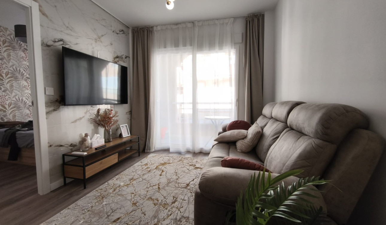 Reventa - Apartamento / Piso - Torrevieja - Torrevieja Centro