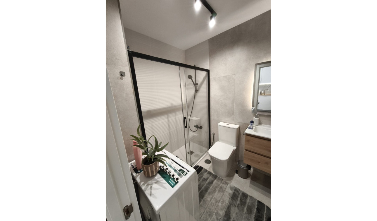 Reventa - Apartamento / Piso - Torrevieja - Torrevieja Centro