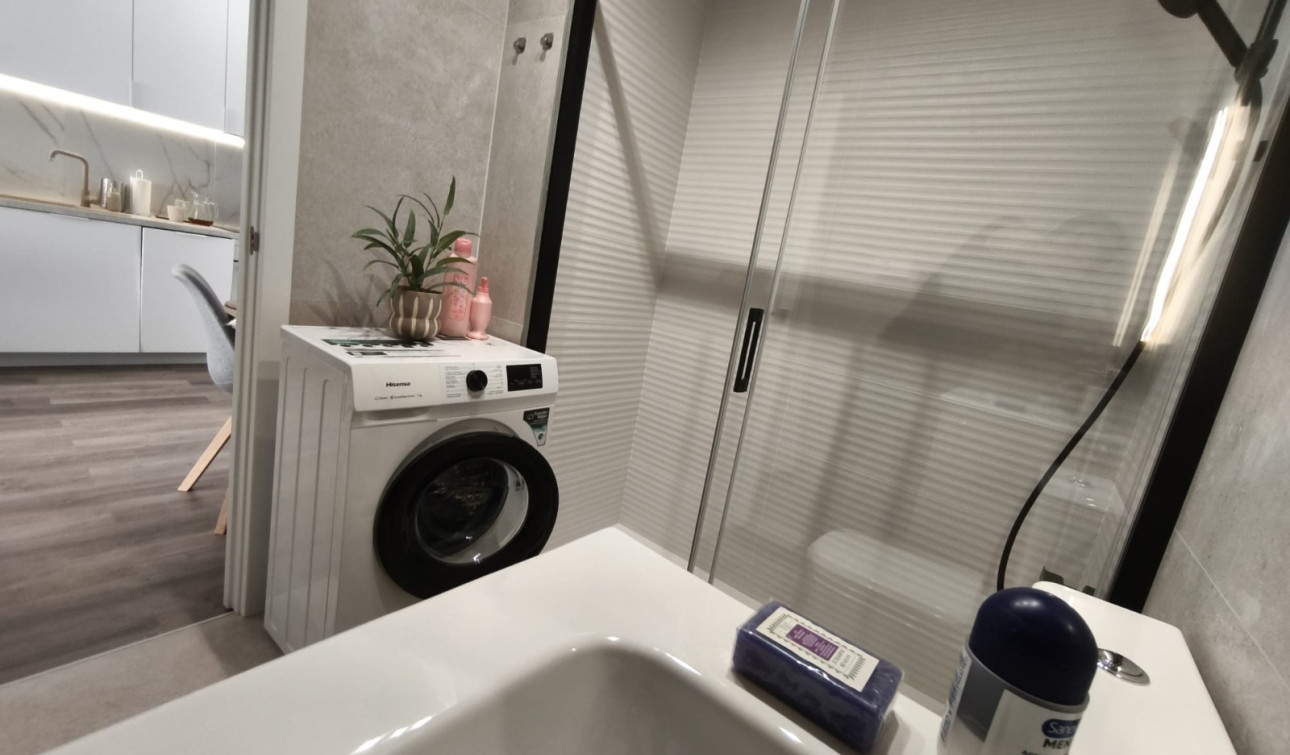 Reventa - Apartamento / Piso - Torrevieja - Torrevieja Centro