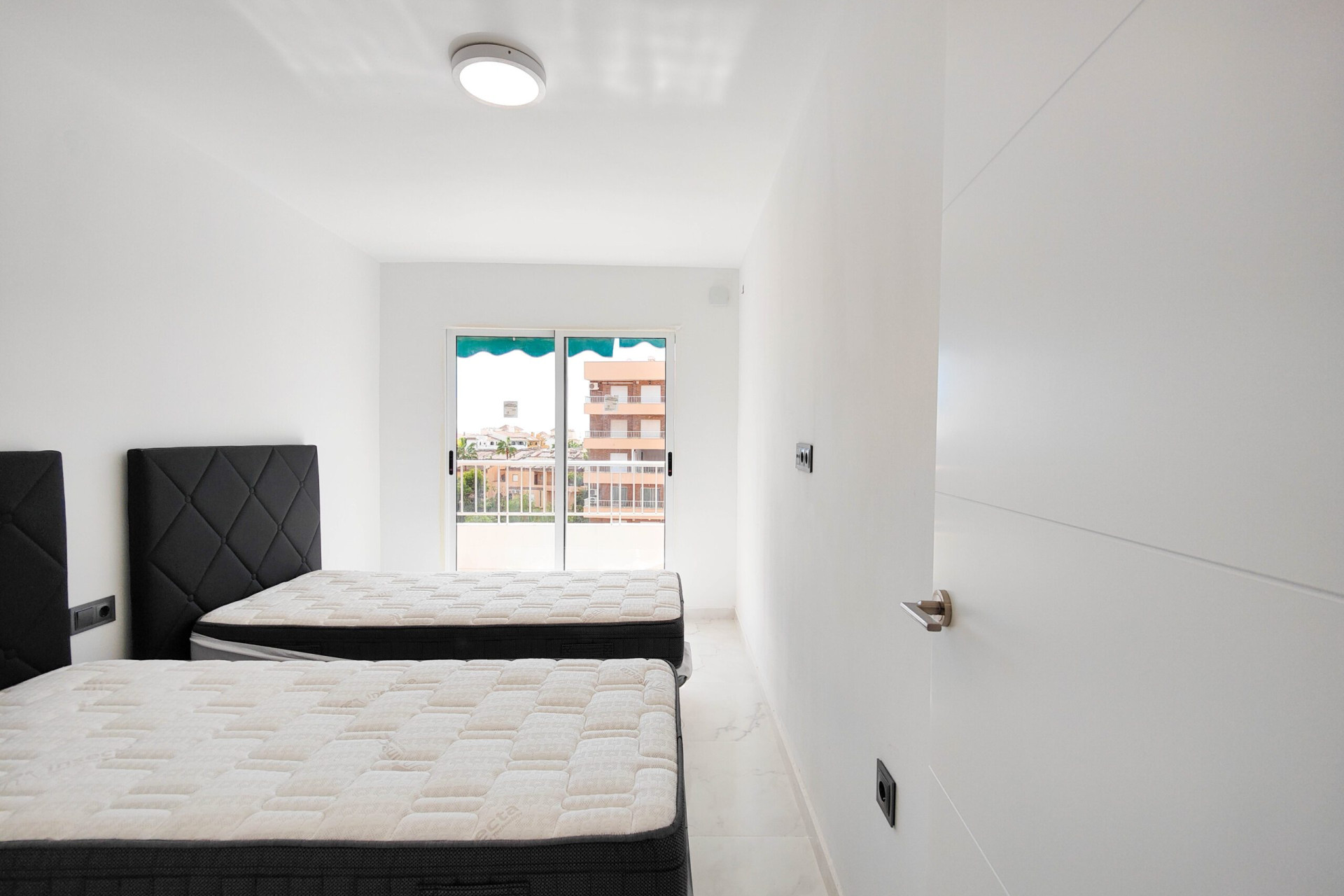 Reventa - Apartamento / Piso - Torrevieja - torrevieja