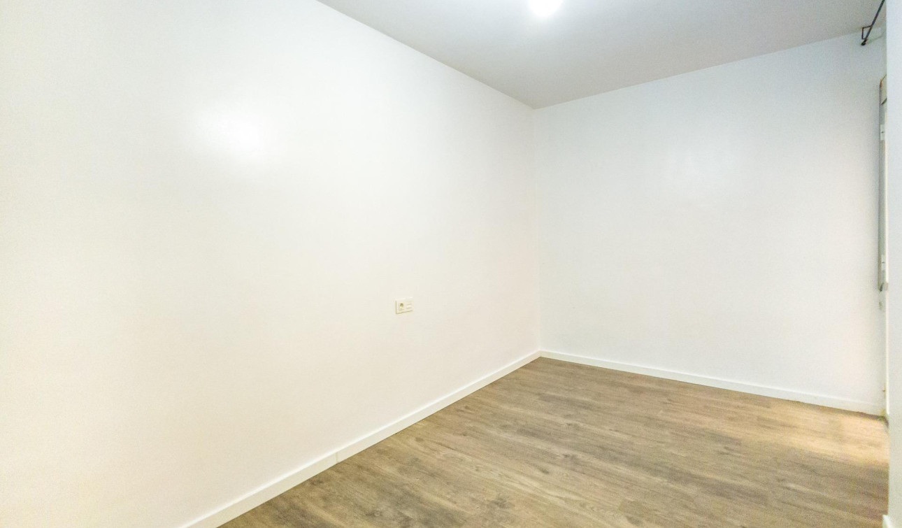 Reventa - Apartamento / Piso - Torrevieja - torrevieja