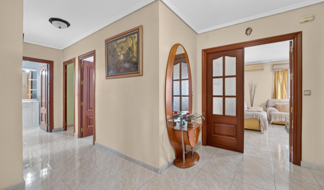 Reventa - Apartamento / Piso - Torrevieja - torrevieja