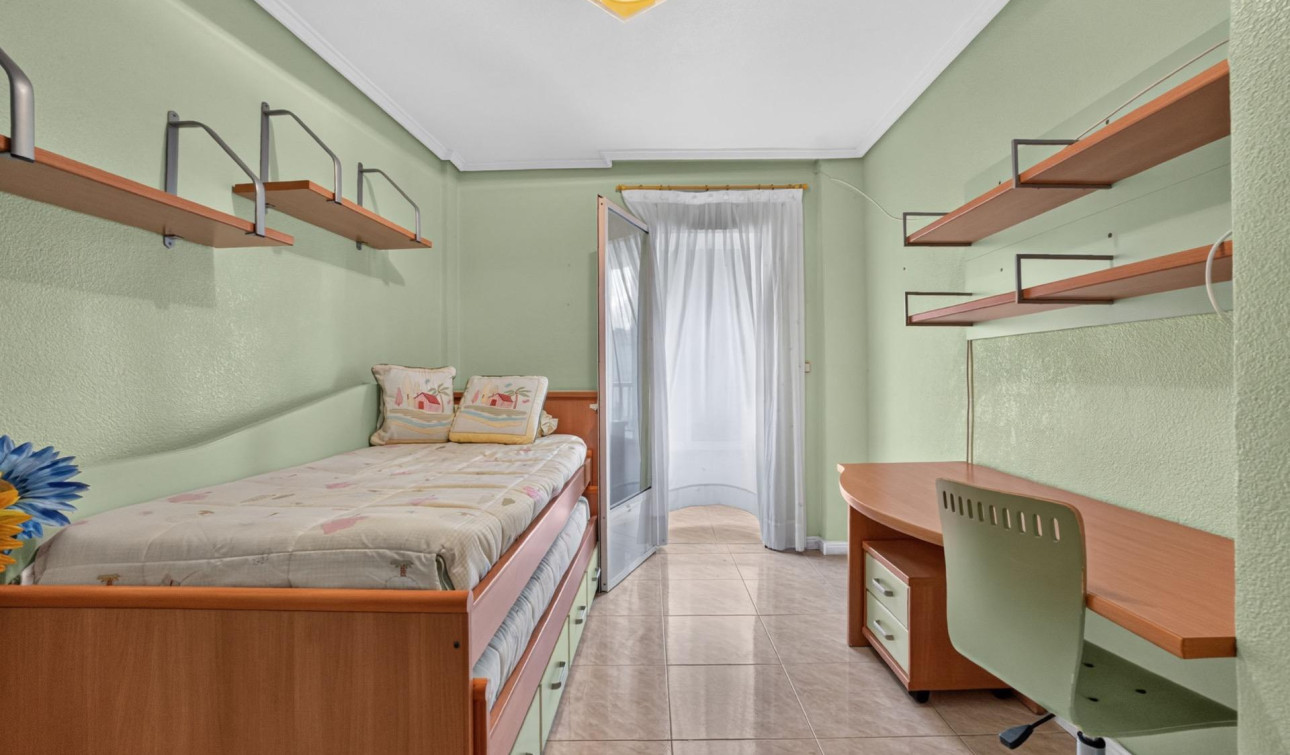 Reventa - Apartamento / Piso - Torrevieja - torrevieja