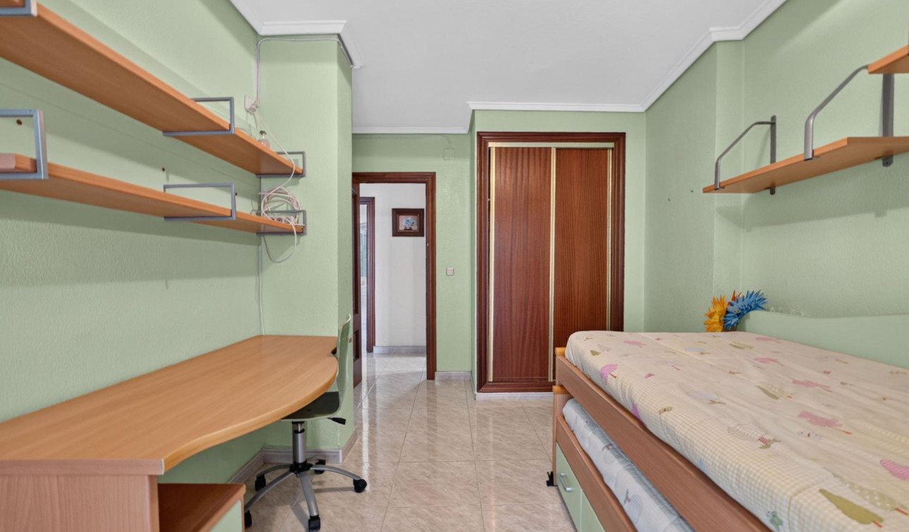 Reventa - Apartamento / Piso - Torrevieja - torrevieja