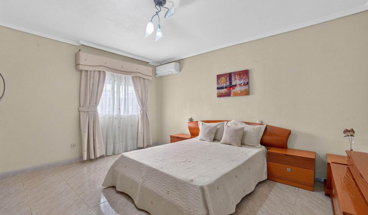 Reventa - Apartamento / Piso - Torrevieja - torrevieja