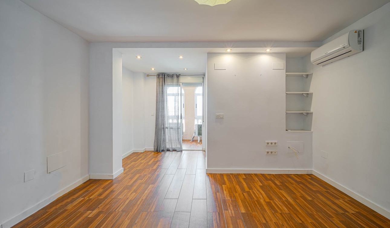 Reventa - Apartamento / Piso - Torrevieja