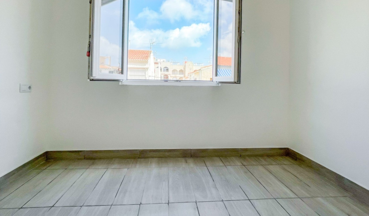 Reventa - Apartamento / Piso - Torrevieja