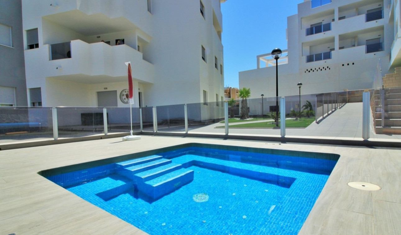 Reventa - Apartamento / Piso - Villamartín - Costa Blanca