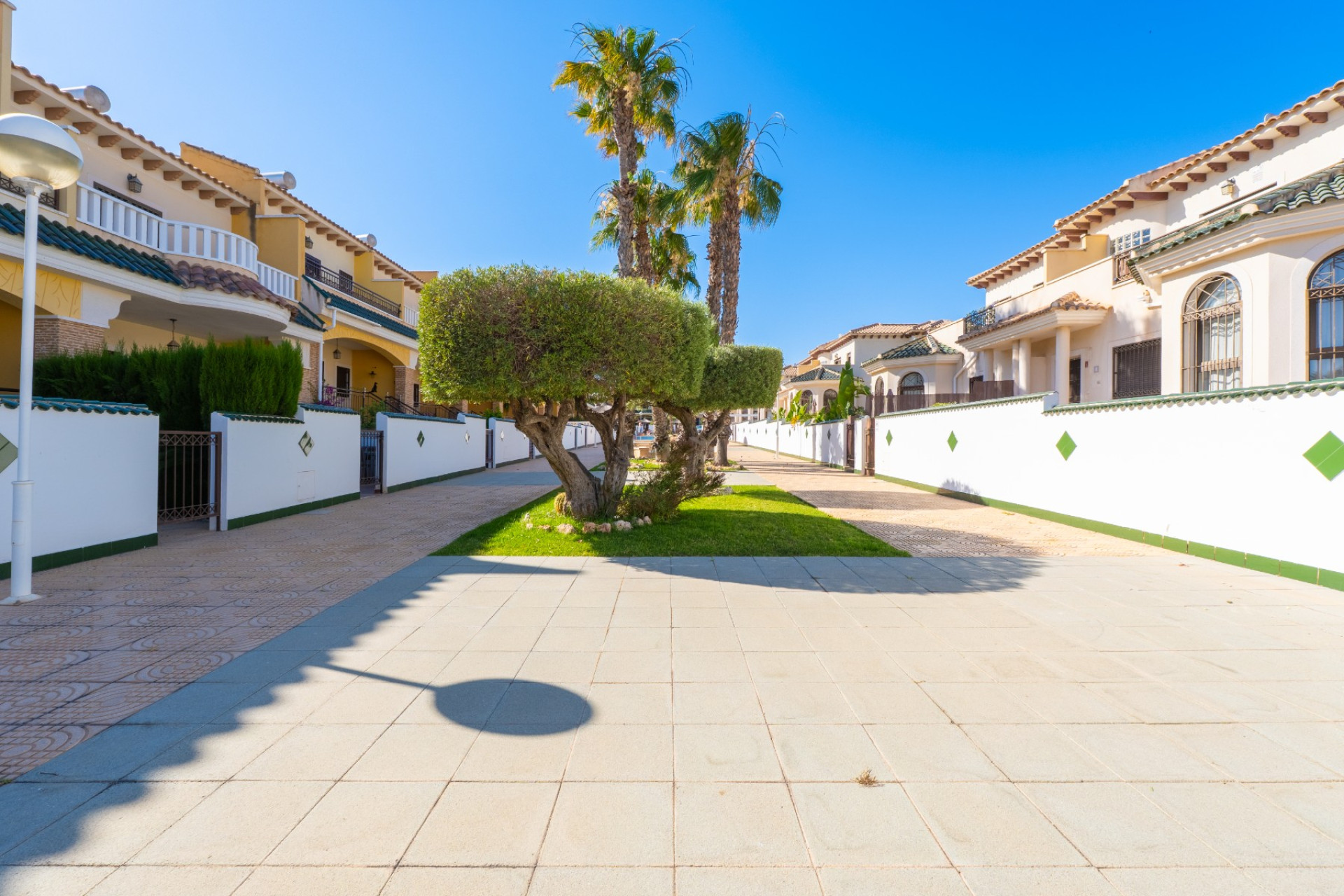Reventa - Casa de Pueblo - Ciudad Quesada - Central Quesada
