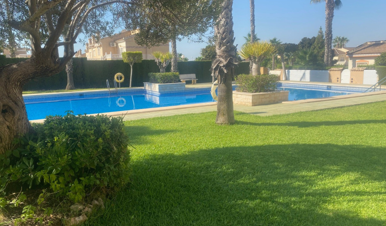 Reventa - Casa de Pueblo - Ciudad Quesada - Doña pepa