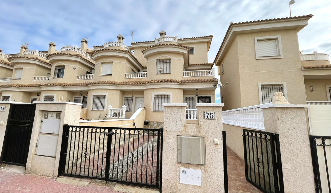 Reventa - Casa de Pueblo - Ciudad Quesada - Lo Marabu - Doña Pepa 2