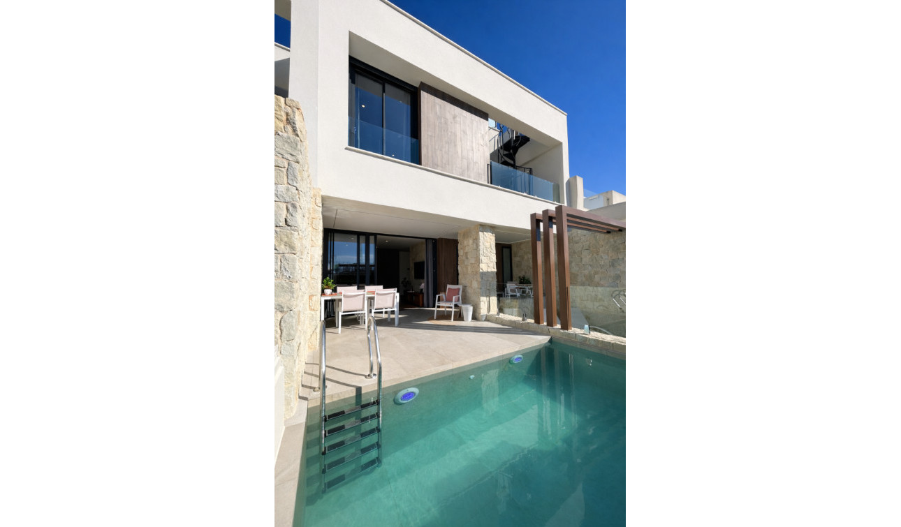 Reventa - Casa de Pueblo - Dolores - Pueblo