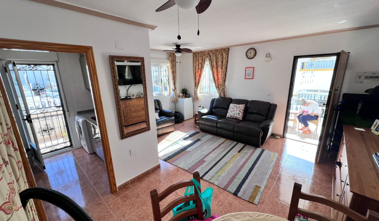 Reventa - Casa de Pueblo - Entre Naranjos