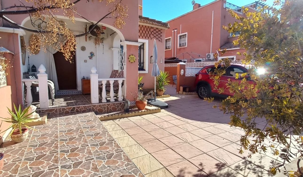 Reventa - Casa de Pueblo - Los Montesinos - La Herrada