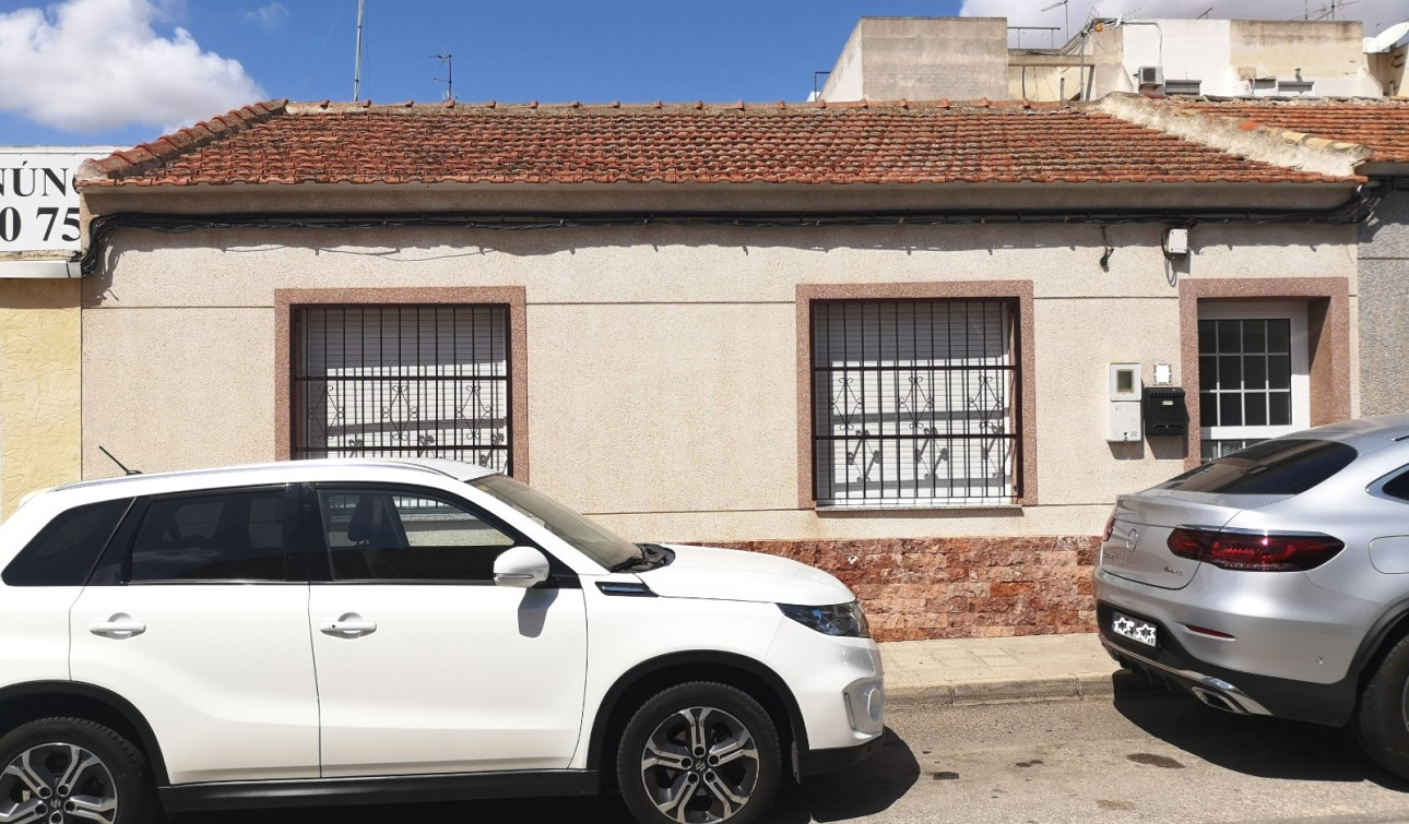 Reventa - Casa de Pueblo - Los Montesinos - Montesinos