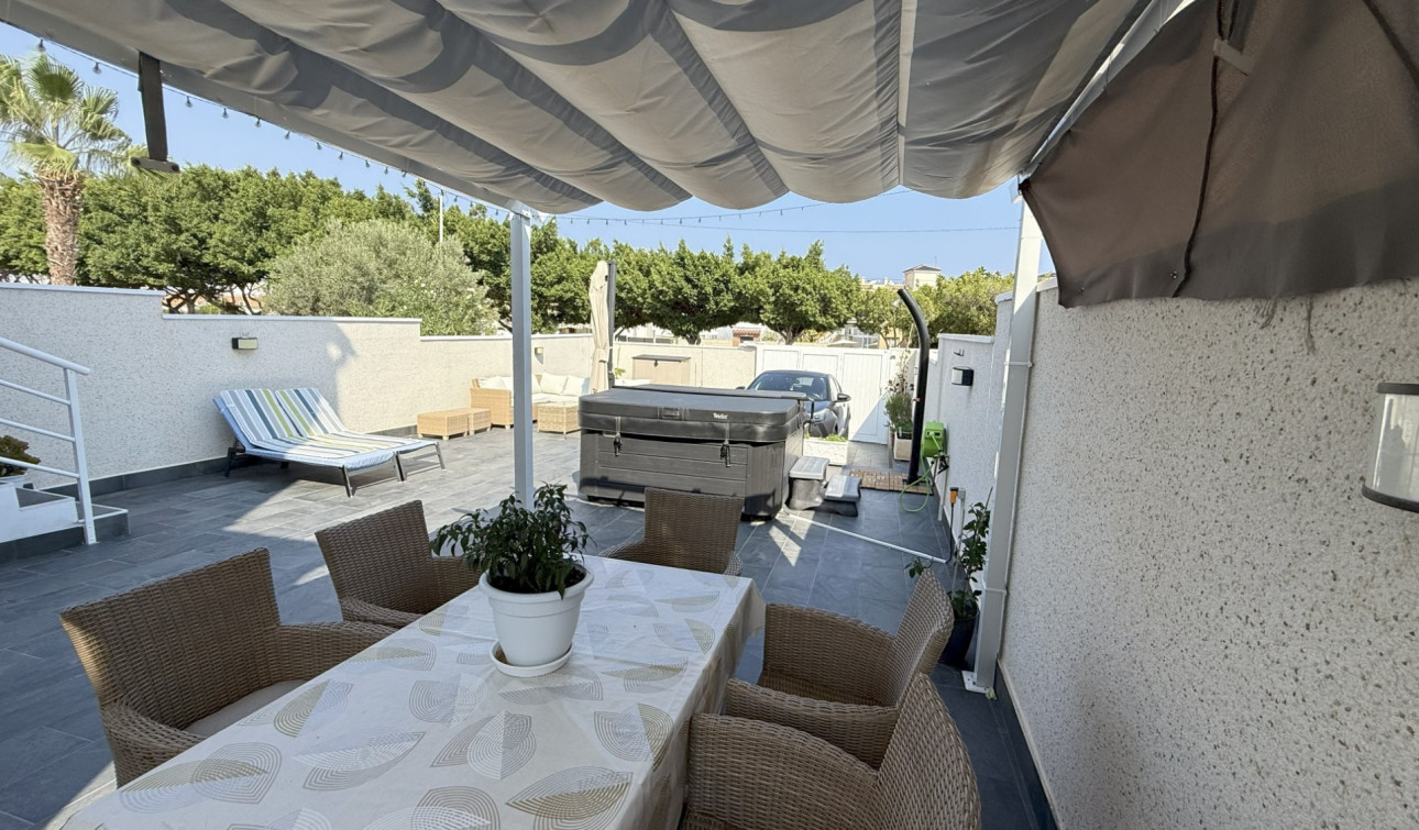 Reventa - Casa de Pueblo - Orihuela Costa - La Zenia