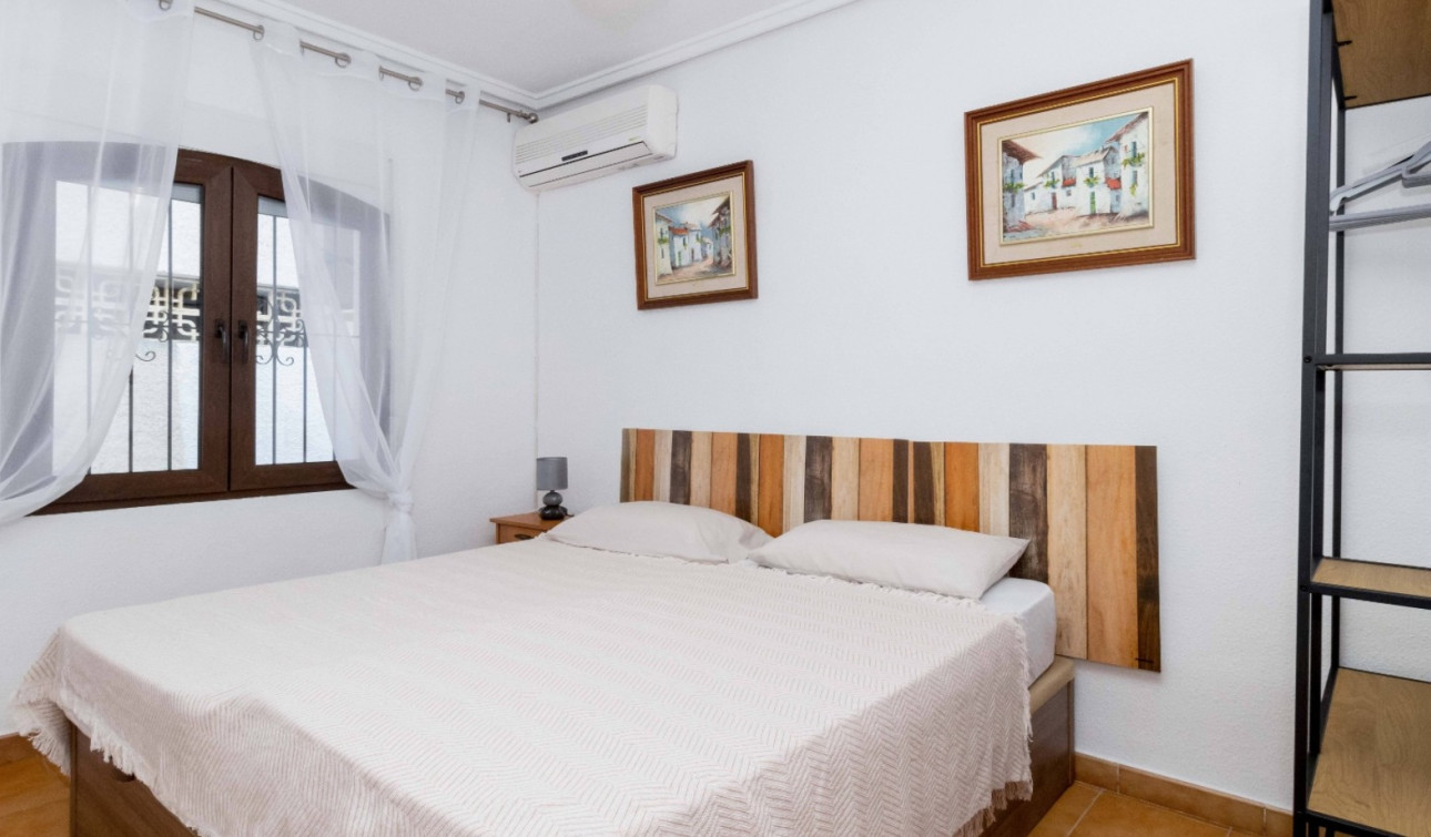 Reventa - Casa de Pueblo - Orihuela Costa - La Zenia