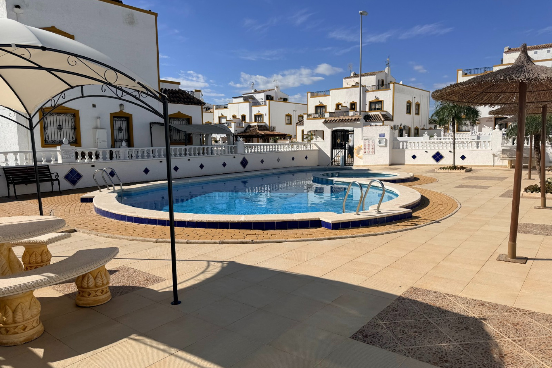 Reventa - Casa de Pueblo - Orihuela - Entre Naranjos