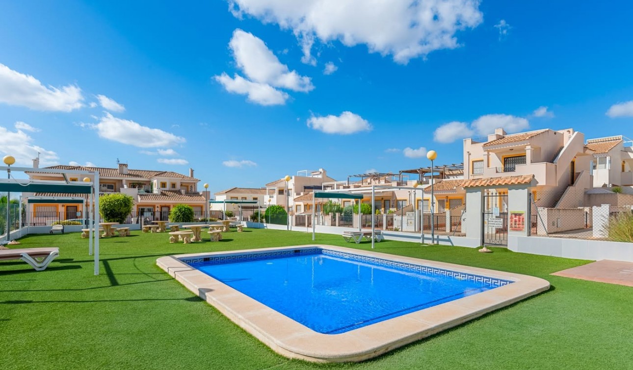 Reventa - Casa de Pueblo - Orihuela - Entre Naranjos