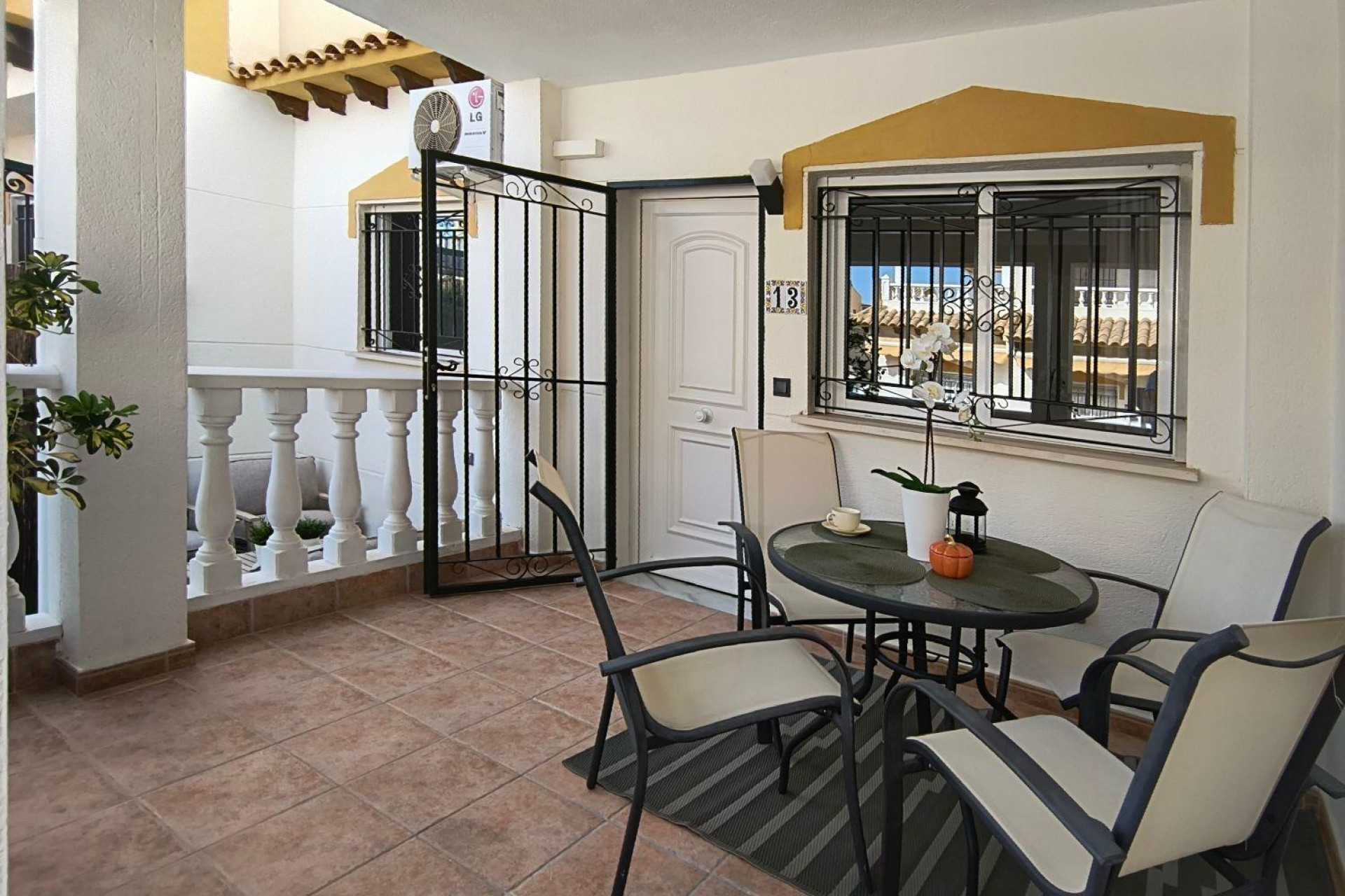 Reventa - Casa de Pueblo - Orihuela - Urbanización Perla del Mar