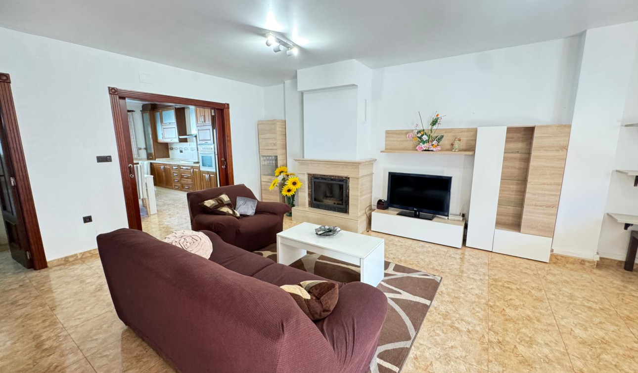 Reventa - Casa de Pueblo - San Miguel de Salinas