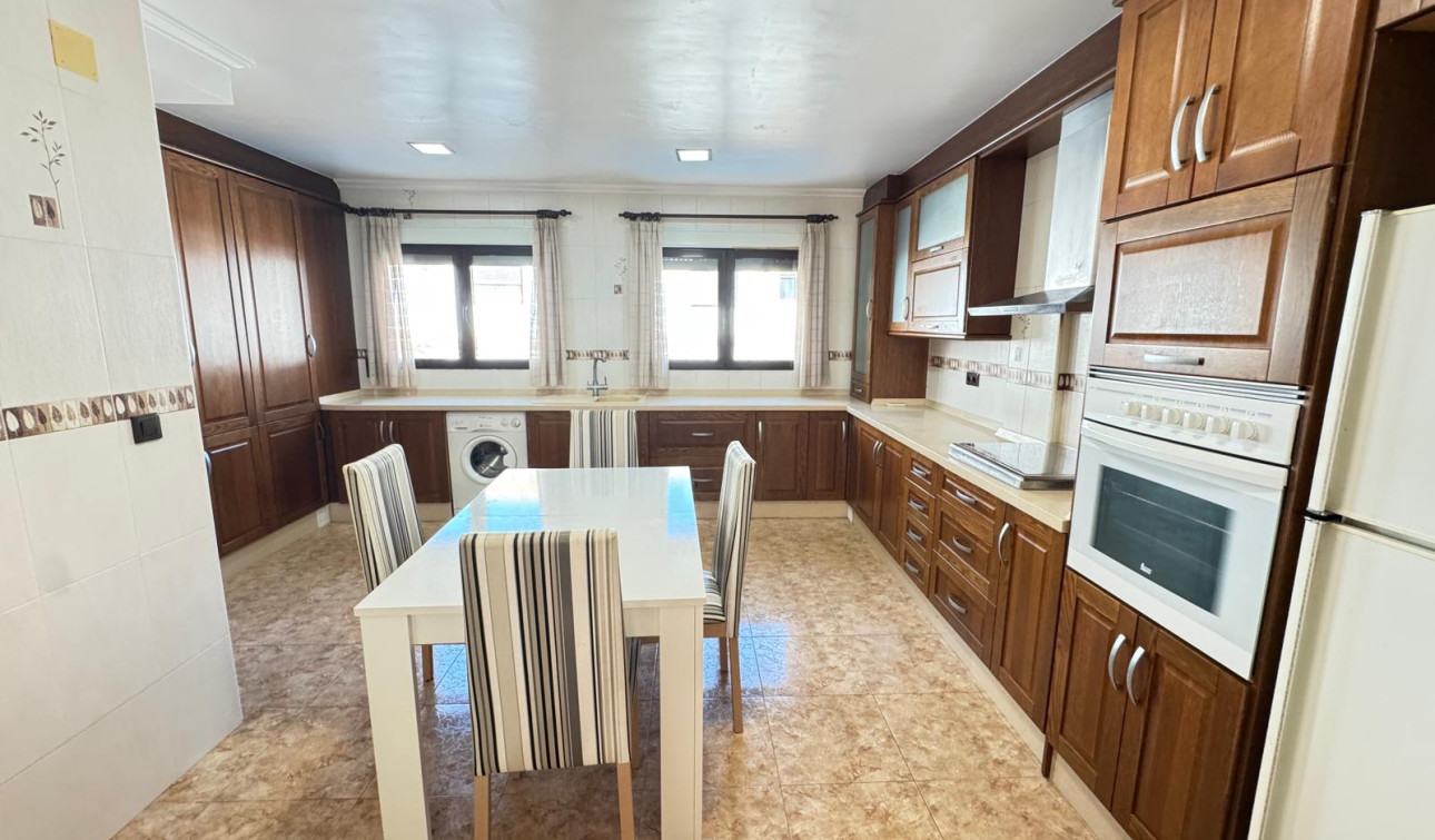 Reventa - Casa de Pueblo - San Miguel de Salinas