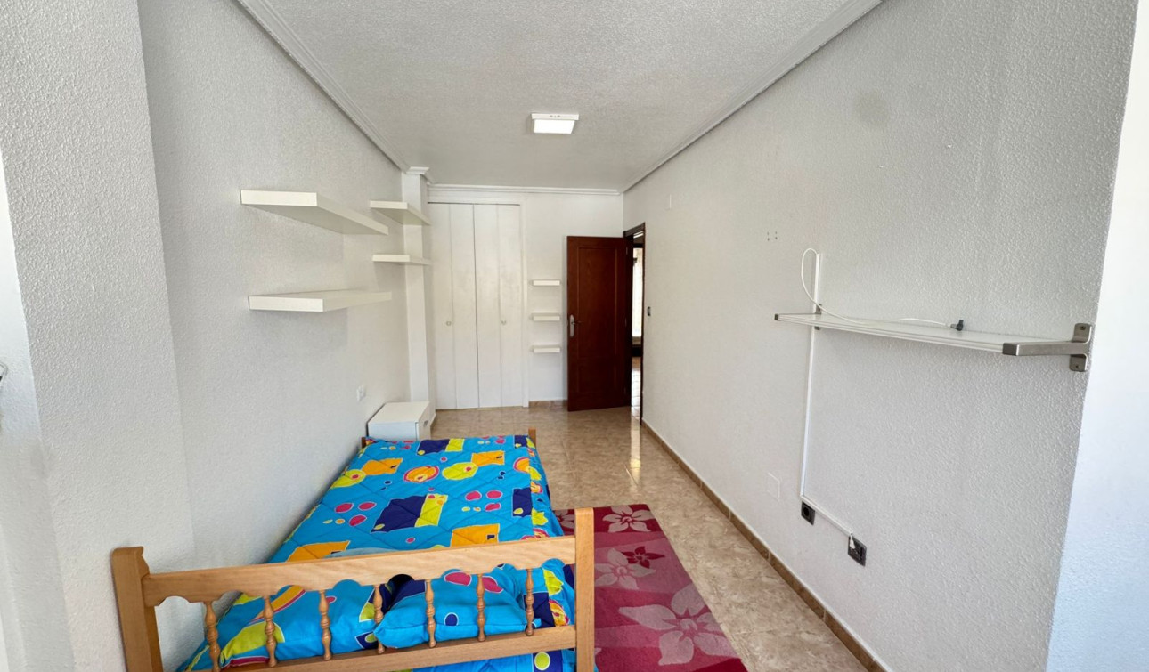 Reventa - Casa de Pueblo - San Miguel de Salinas