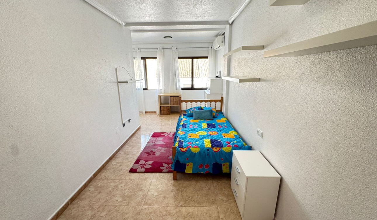 Reventa - Casa de Pueblo - San Miguel de Salinas