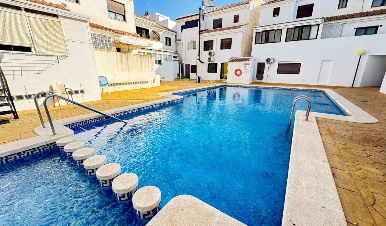 Reventa - Casa de Pueblo - San Miguel de Salinas