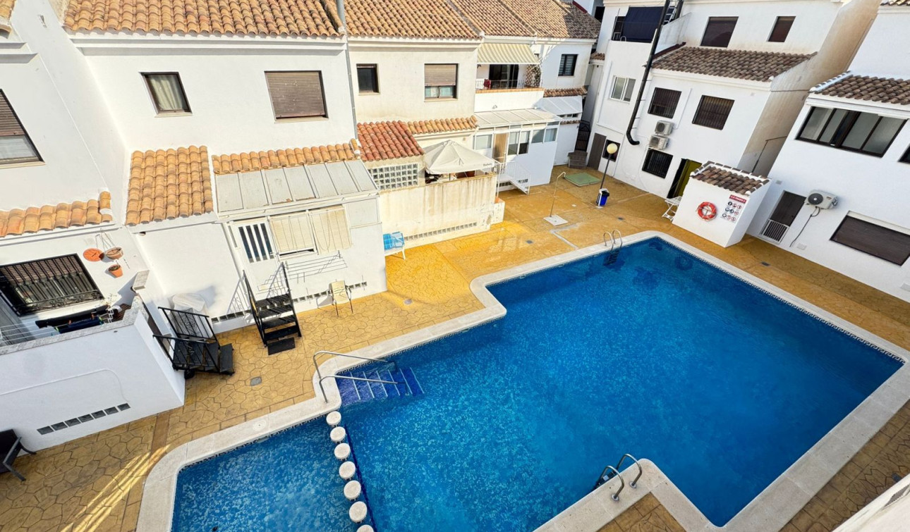 Reventa - Casa de Pueblo - San Miguel de Salinas