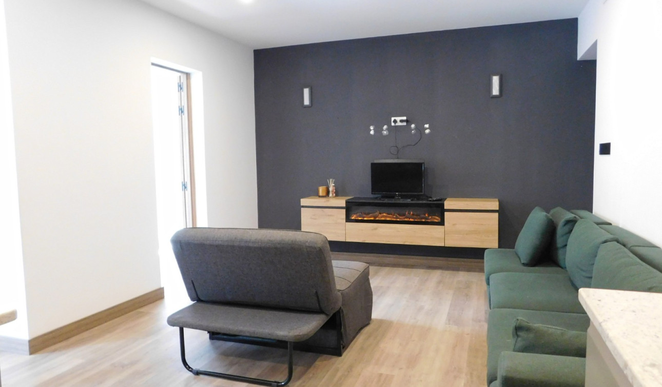 Reventa - Casa de Pueblo - San Miguel de Salinas