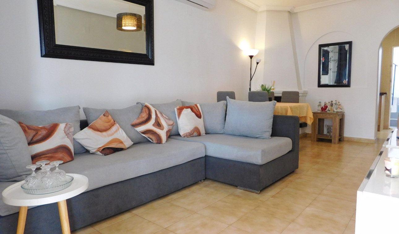 Reventa - Casa de Pueblo - San Miguel de Salinas