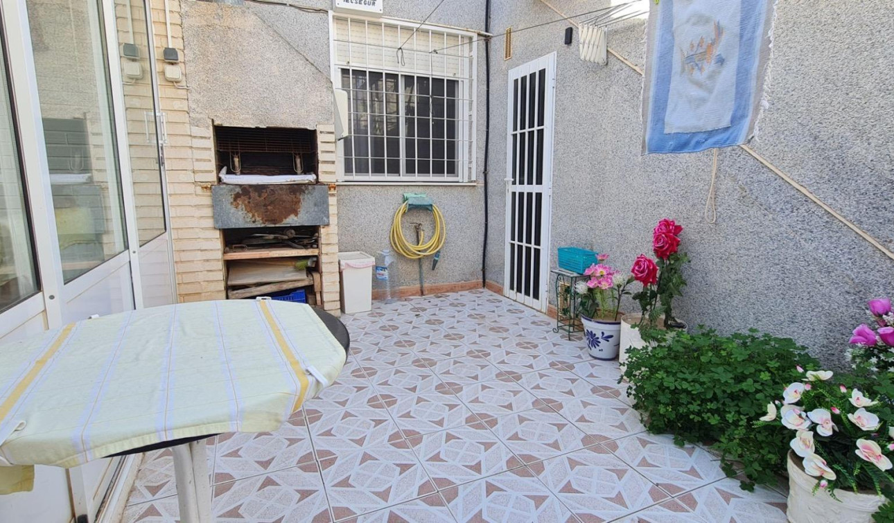 Reventa - Casa de Pueblo - Torrevieja - Aguas Nuevas