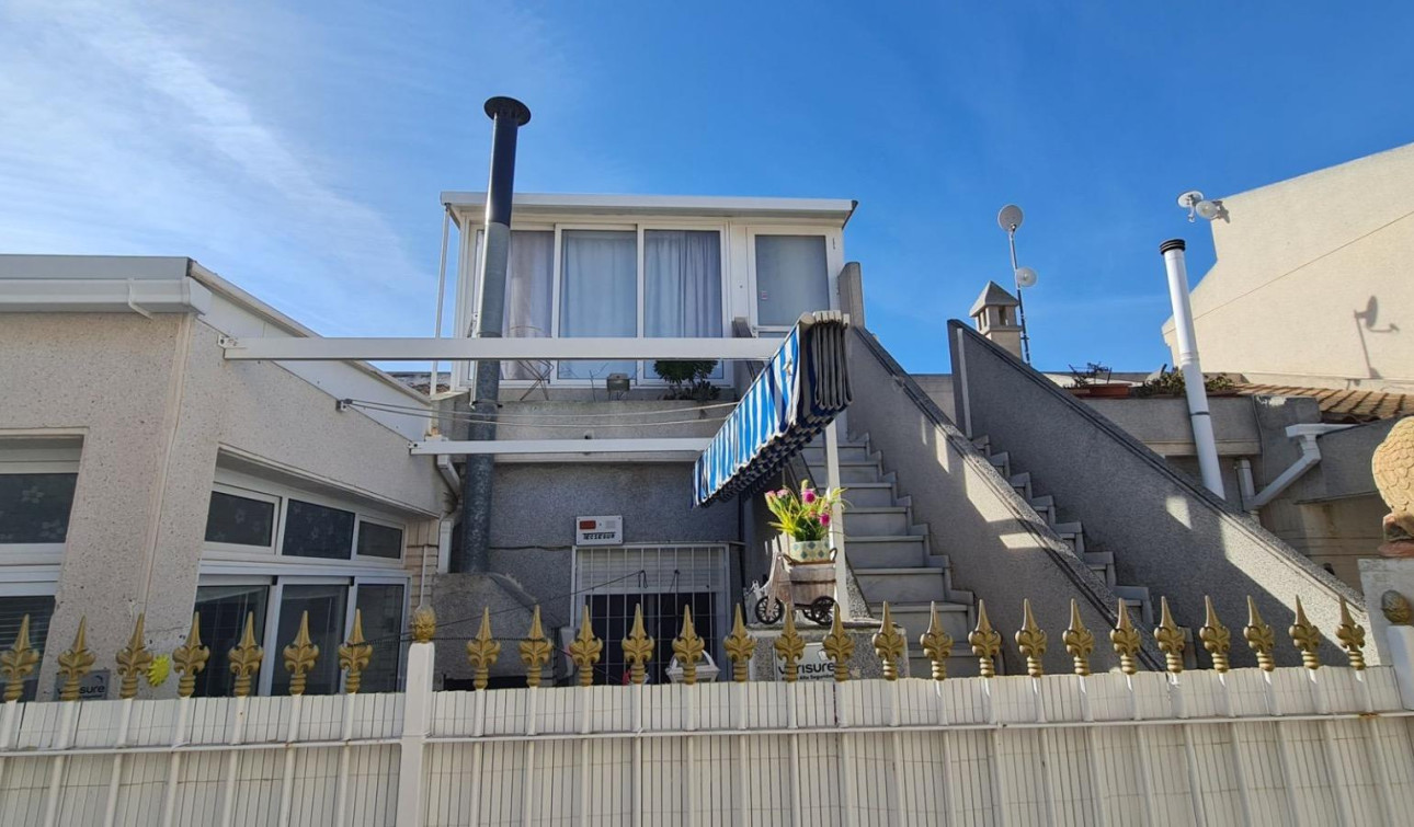 Reventa - Casa de Pueblo - Torrevieja - Aguas Nuevas