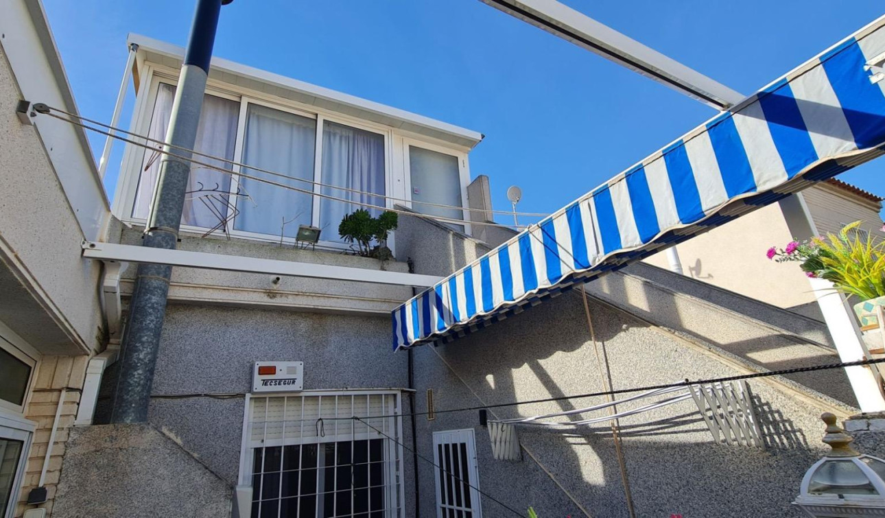 Reventa - Casa de Pueblo - Torrevieja - Aguas Nuevas