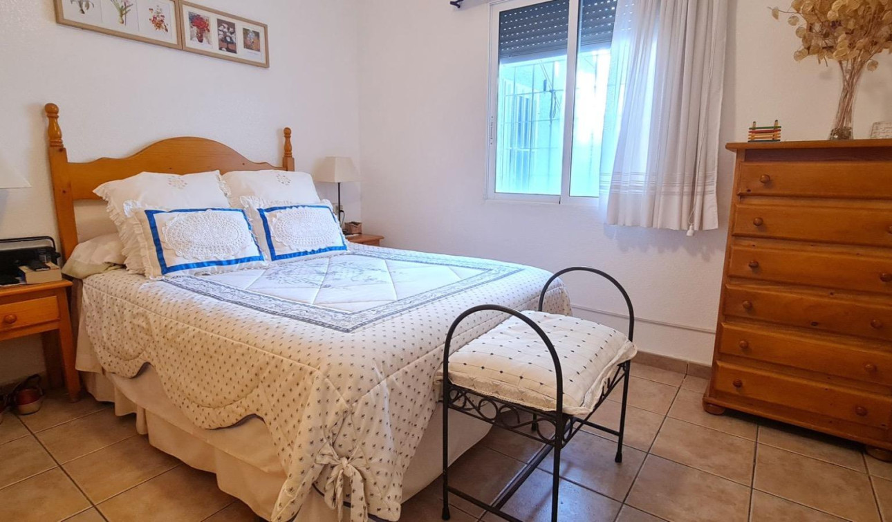 Reventa - Casa de Pueblo - Torrevieja - Aguas Nuevas
