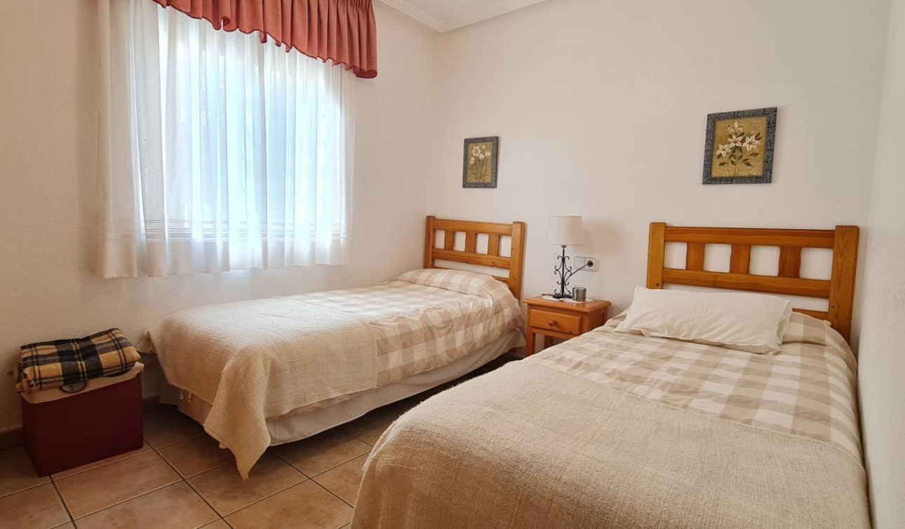 Reventa - Casa de Pueblo - Torrevieja - Aguas Nuevas