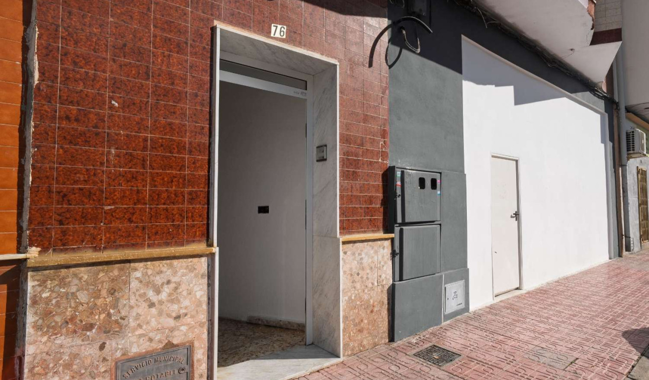 Reventa - Casa de Pueblo - Torrevieja - Centro