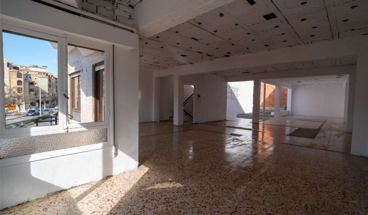Reventa - Casa de Pueblo - Torrevieja - Centro