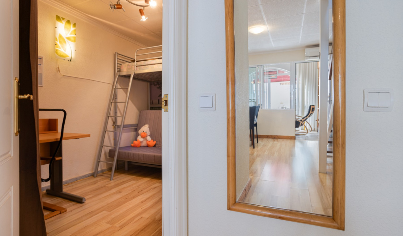 Reventa - Casa de Pueblo - Torrevieja - La Siesta